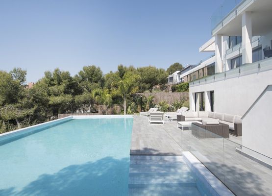 Luxurious Panoramic Spa Villa